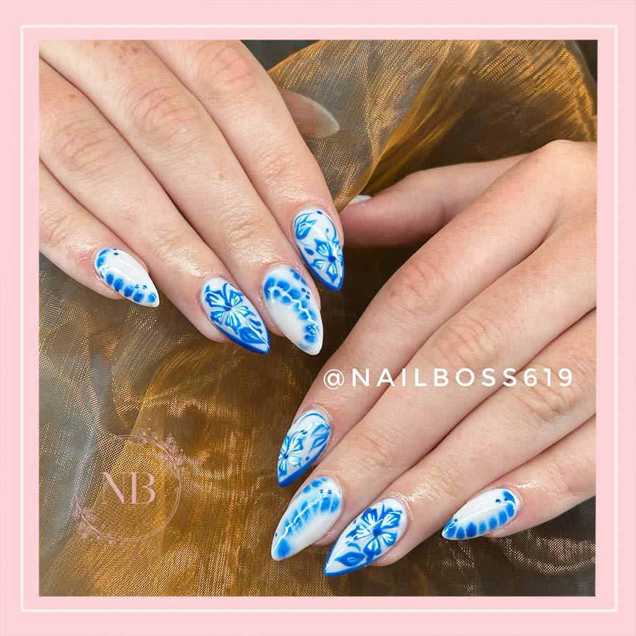 Minimalist nail design